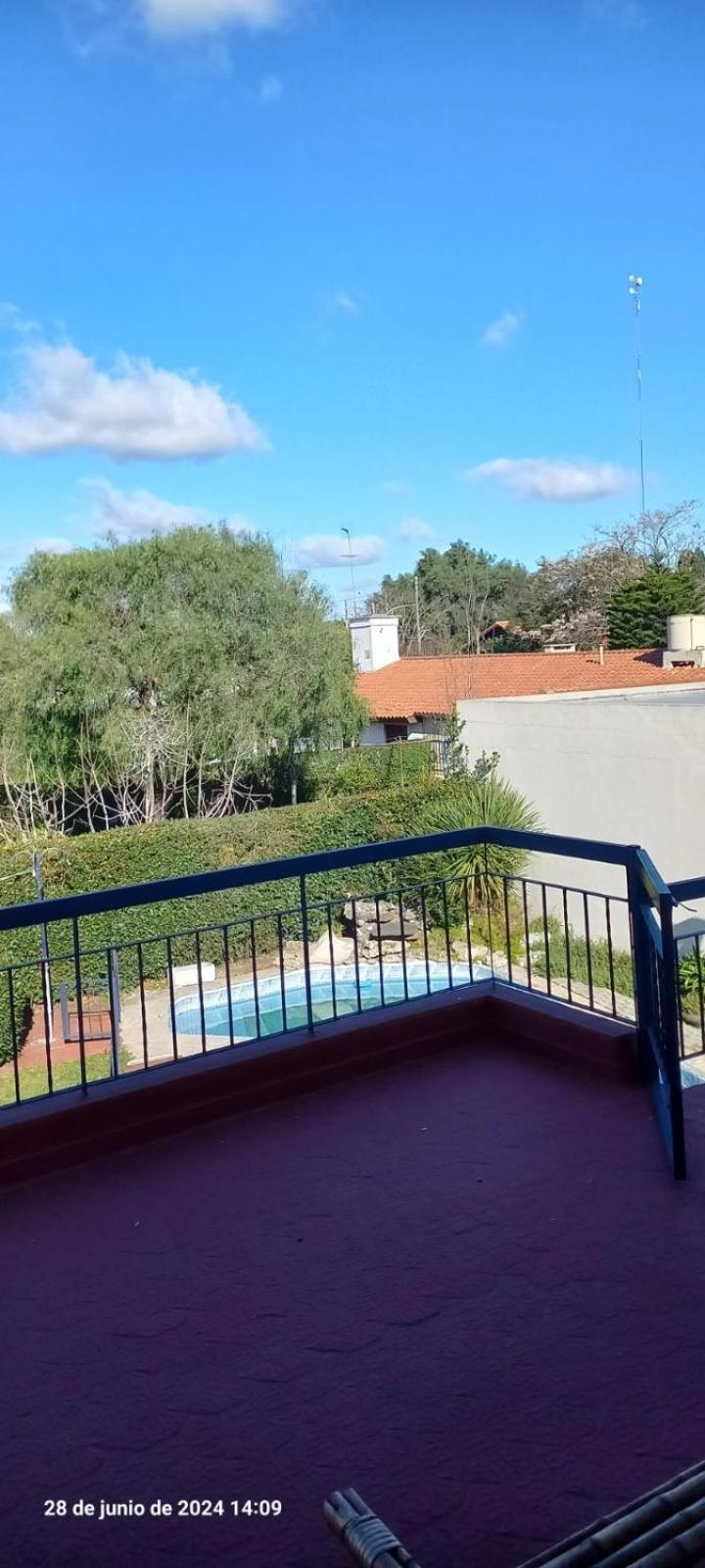Victoria 3 Bed And Breakfast Эсейса Экстерьер фото
