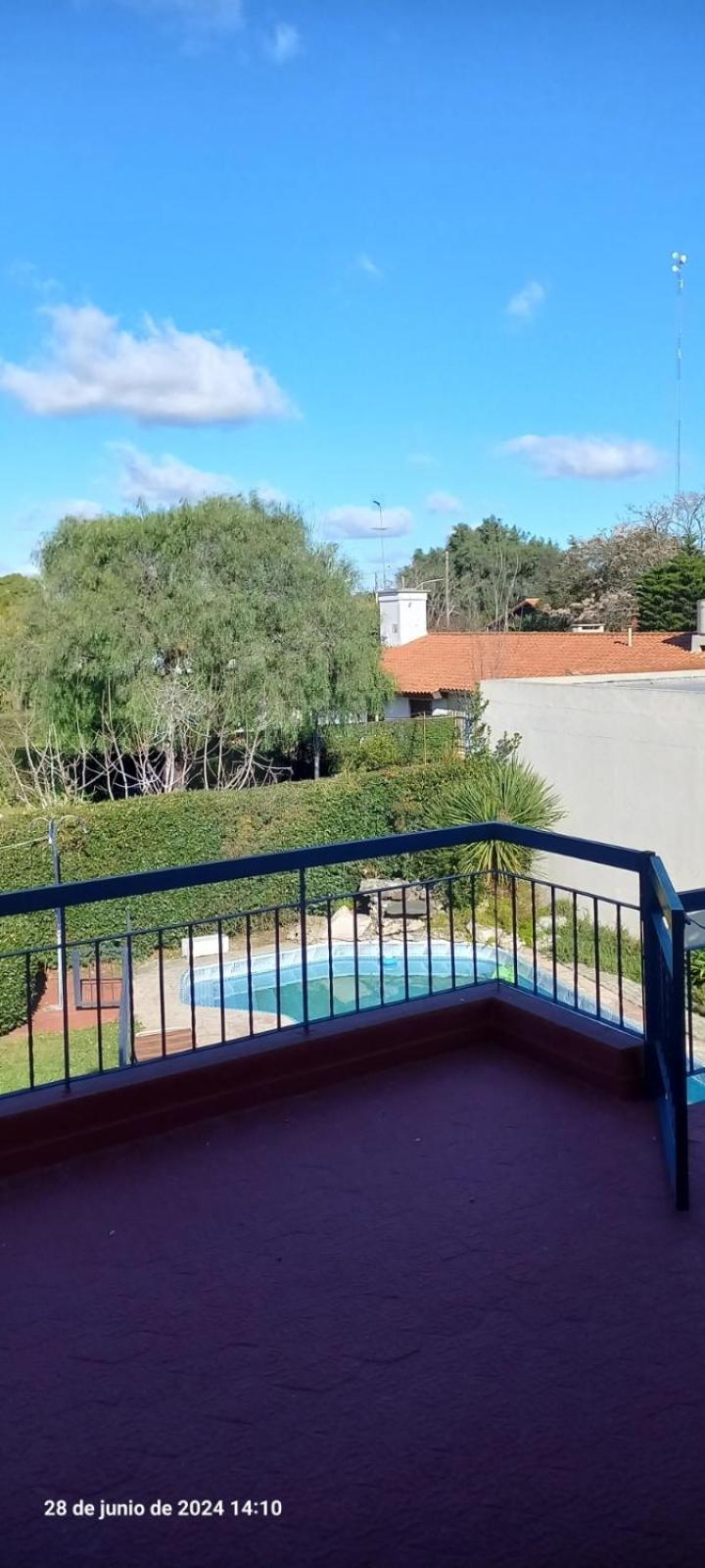Victoria 3 Bed And Breakfast Эсейса Экстерьер фото